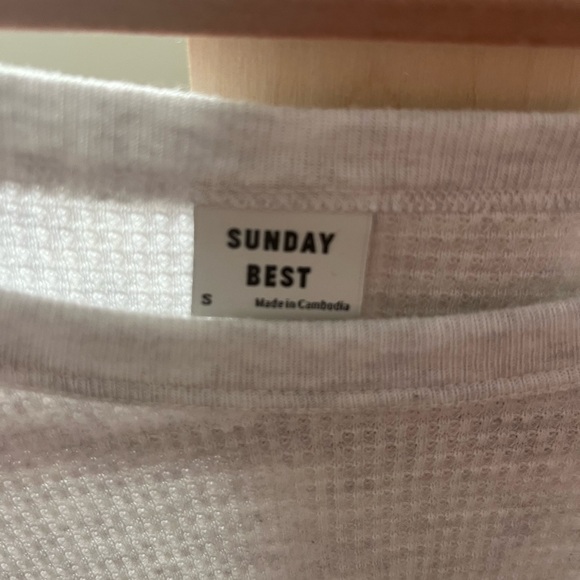 Aritzia Sunday crop top - Picture 2 of 2